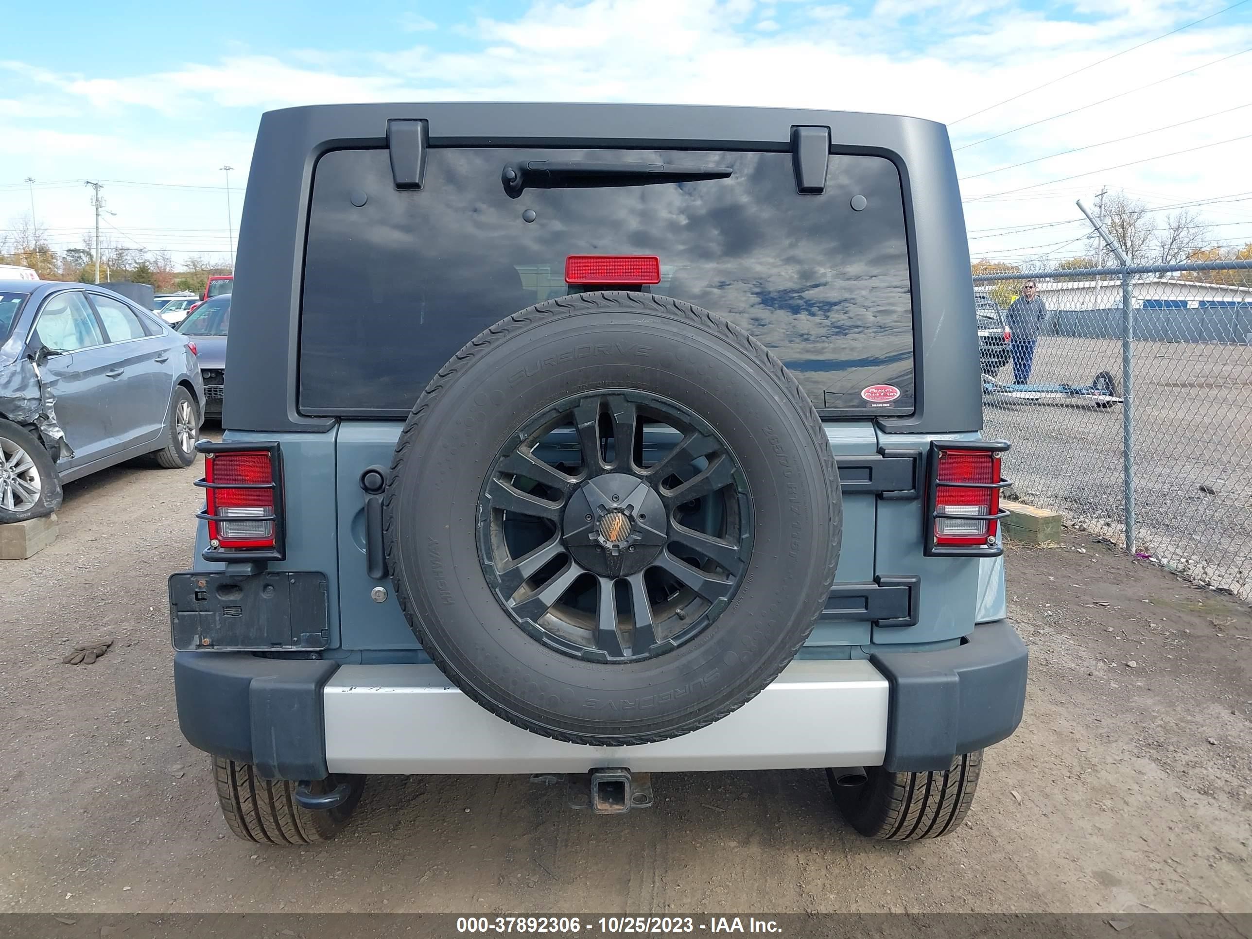 Photo 15 VIN: 1C4BJWEG6EL106778 - JEEP WRANGLER 