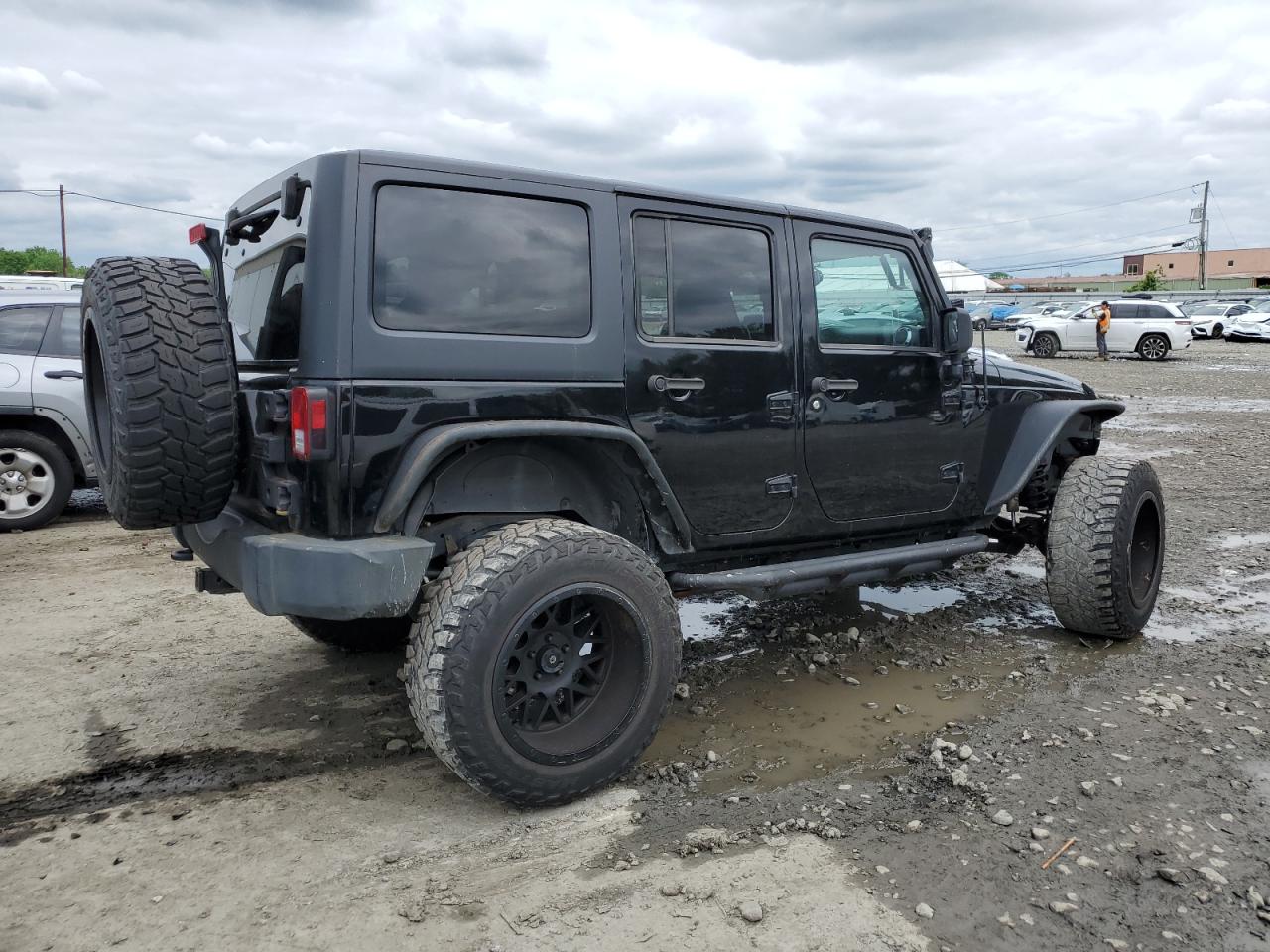 Photo 2 VIN: 1C4BJWEG7DL635350 - JEEP WRANGLER 