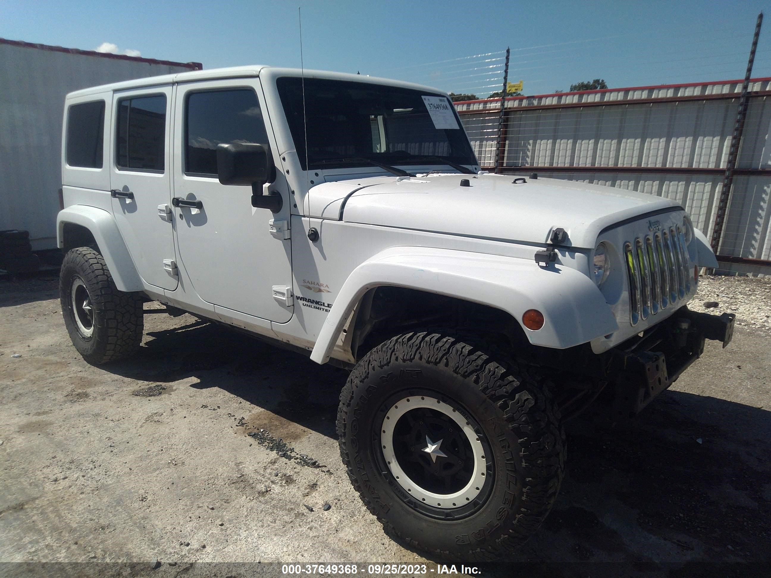 Photo 0 VIN: 1C4BJWEG8CL240883 - JEEP WRANGLER 