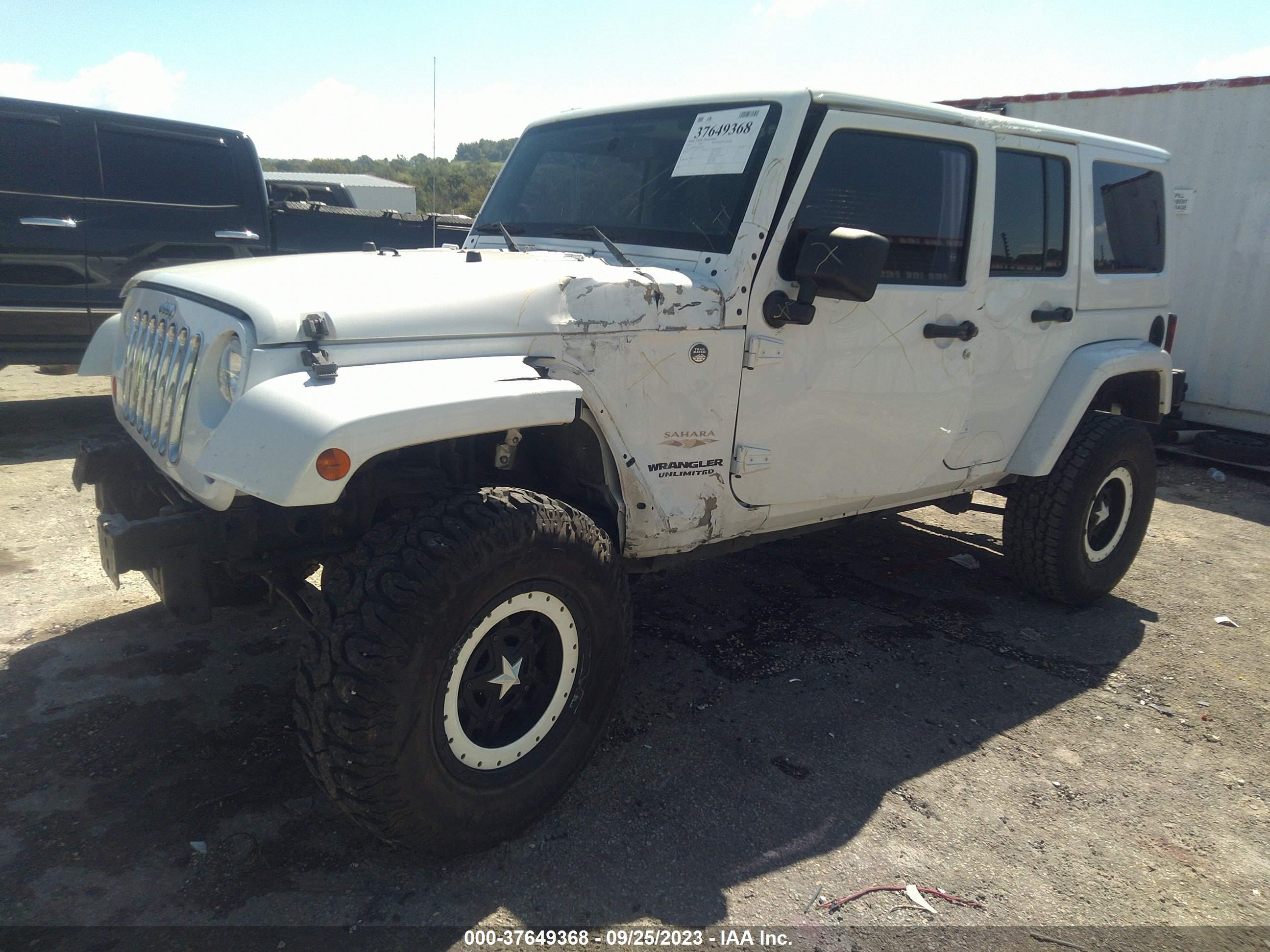 Photo 1 VIN: 1C4BJWEG8CL240883 - JEEP WRANGLER 