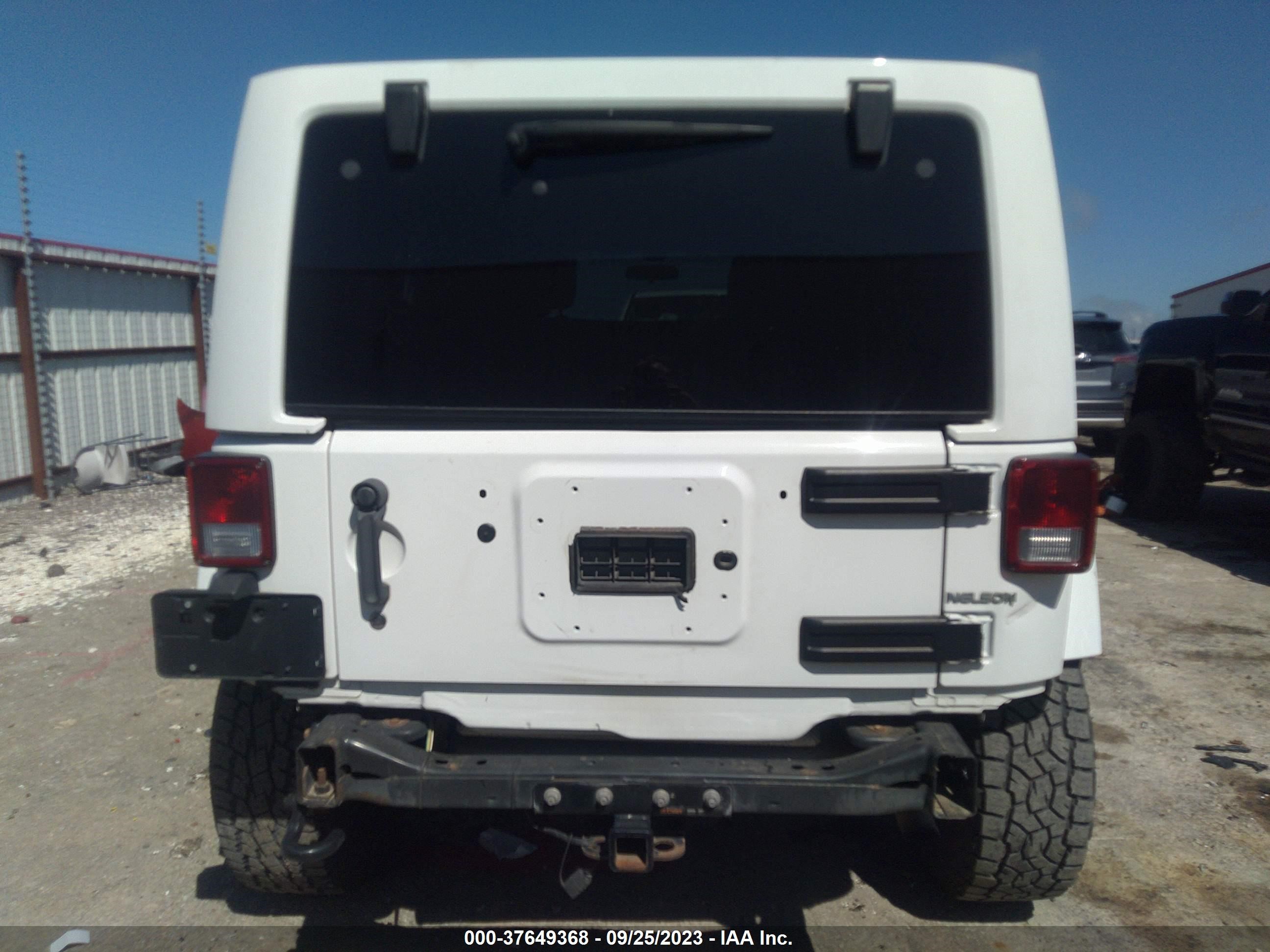 Photo 15 VIN: 1C4BJWEG8CL240883 - JEEP WRANGLER 