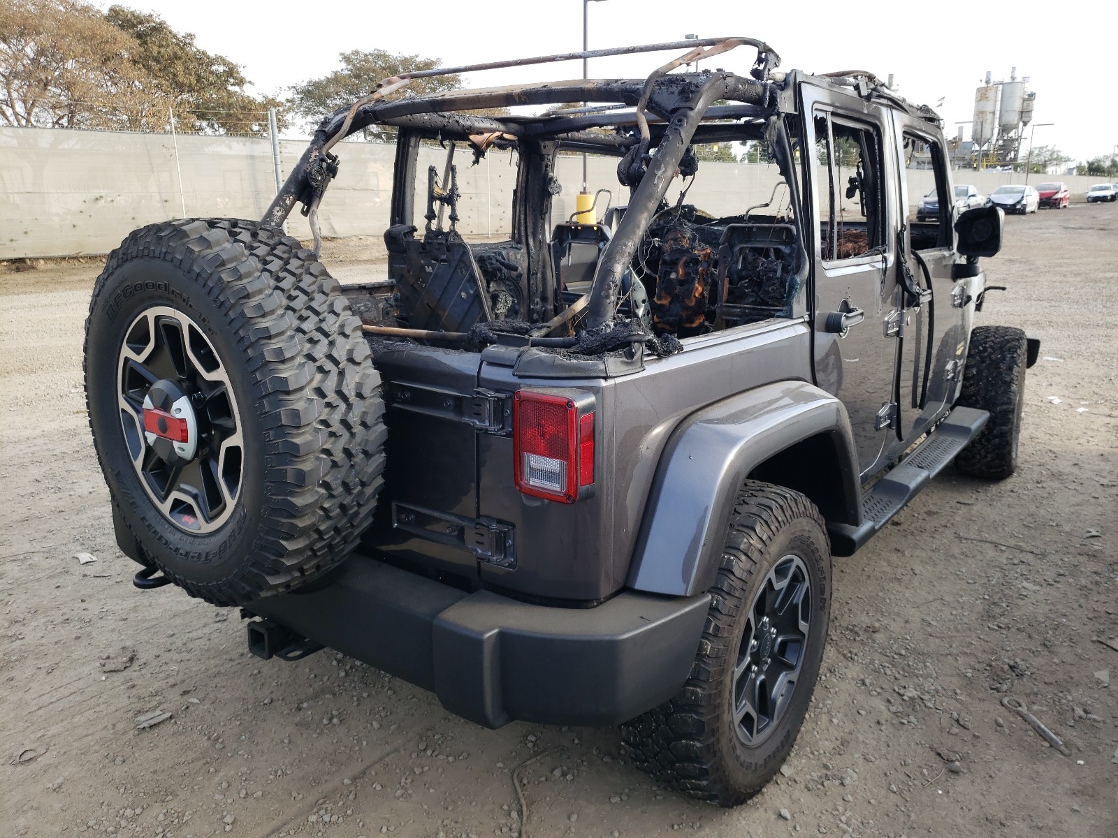 Photo 3 VIN: 1C4BJWEG9EL283468 - JEEP WRANGLER U 