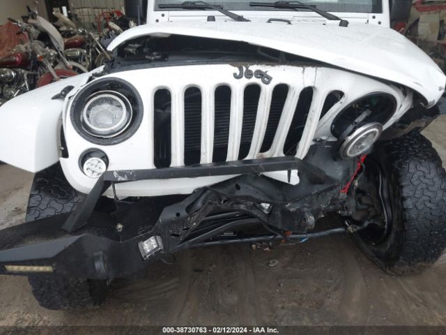 Photo 5 VIN: 1C4BJWEG9FL764631 - JEEP WRANGLER UNLIMITED 