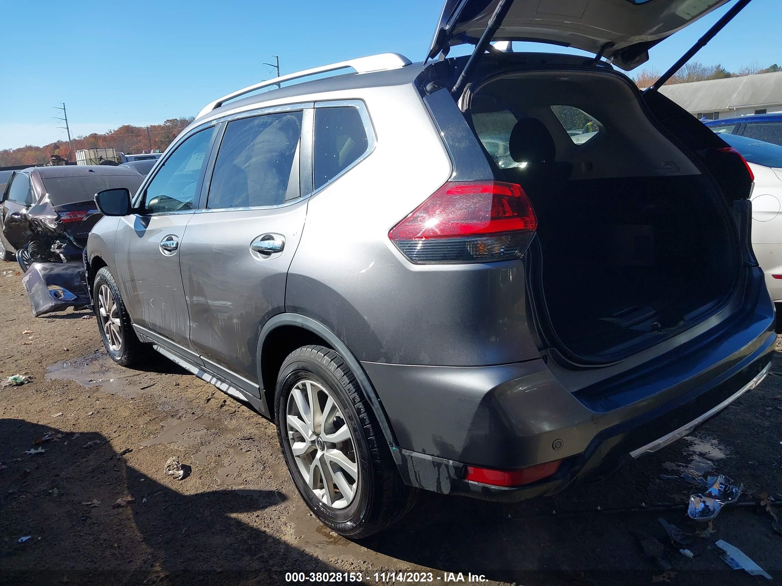 Photo 2 VIN: 1C4BJWEG9GL284624 - NISSAN ROGUE 