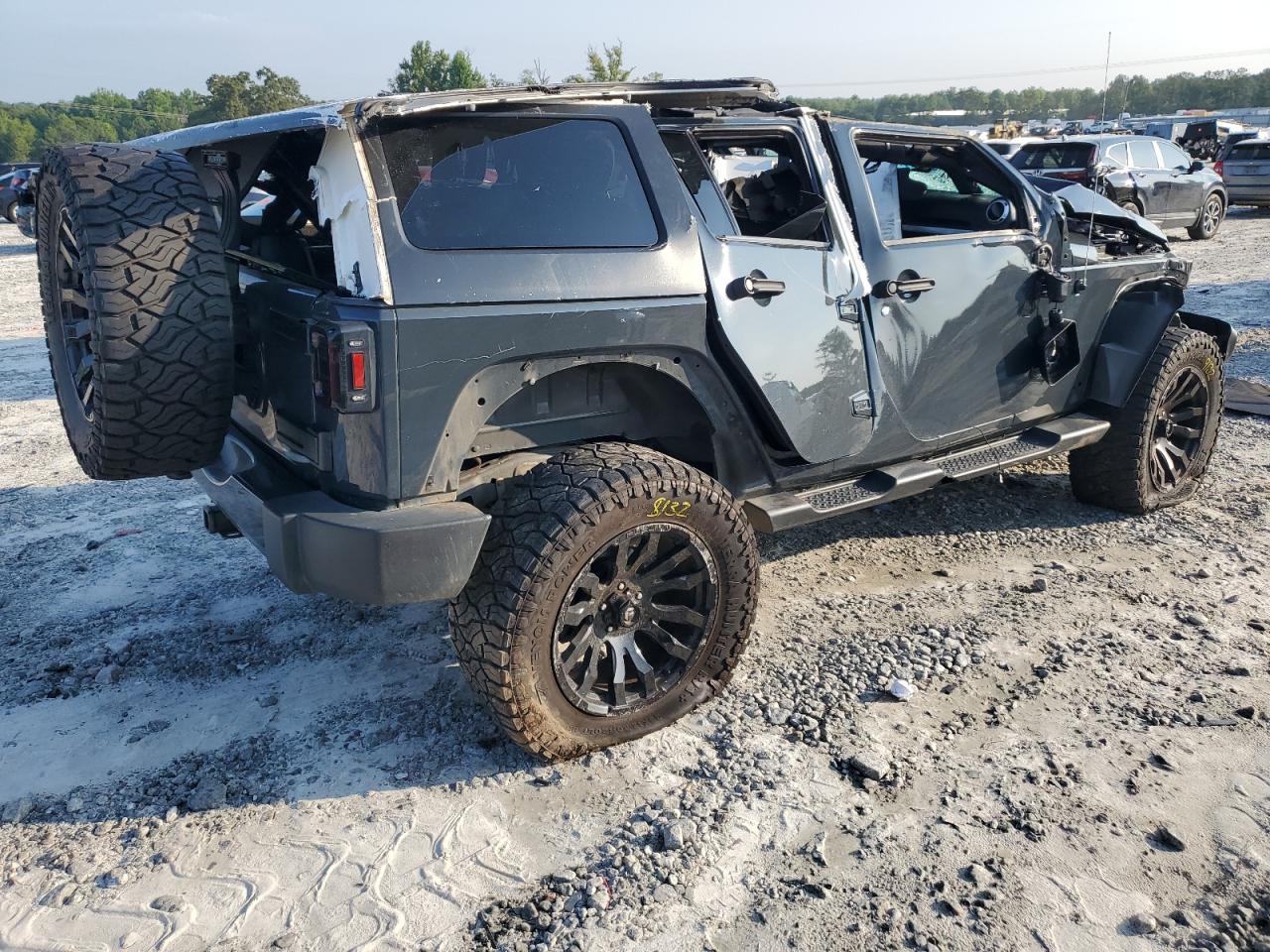 Photo 2 VIN: 1C4BJWEG9HL581670 - JEEP WRANGLER 