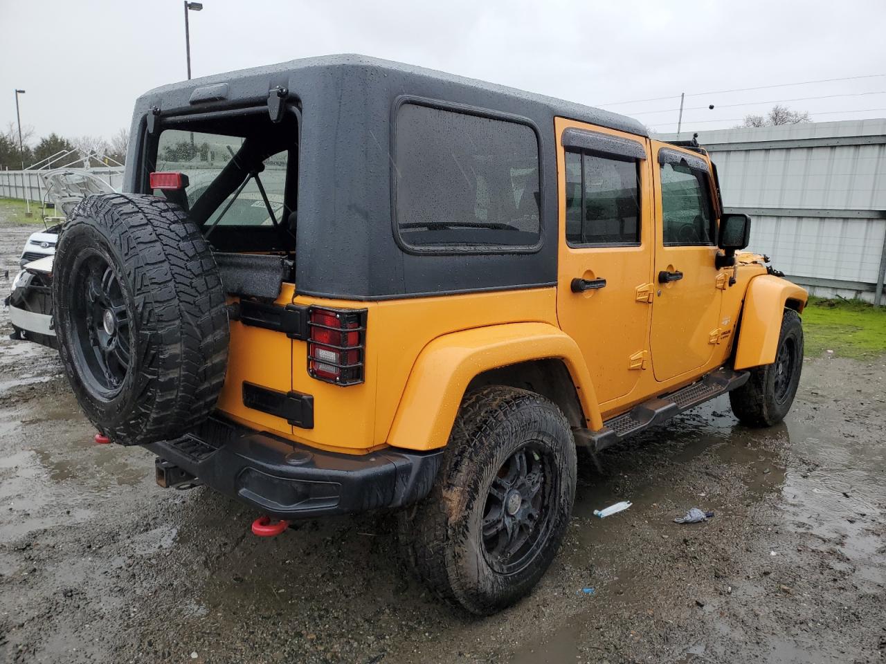 Photo 2 VIN: 1C4BJWEGXCL132362 - JEEP WRANGLER 