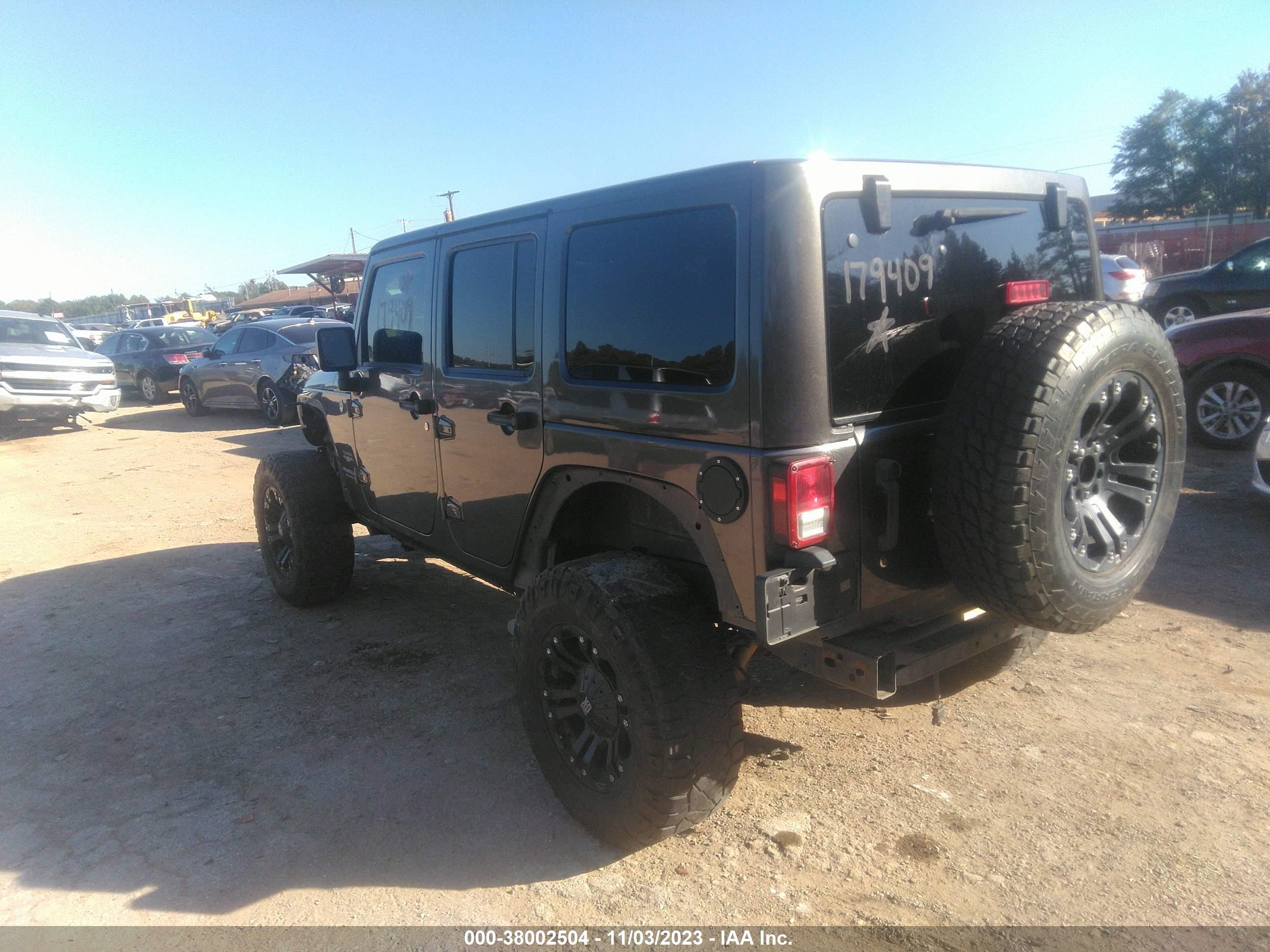 Photo 2 VIN: 1C4BJWEGXEL179409 - JEEP WRANGLER 