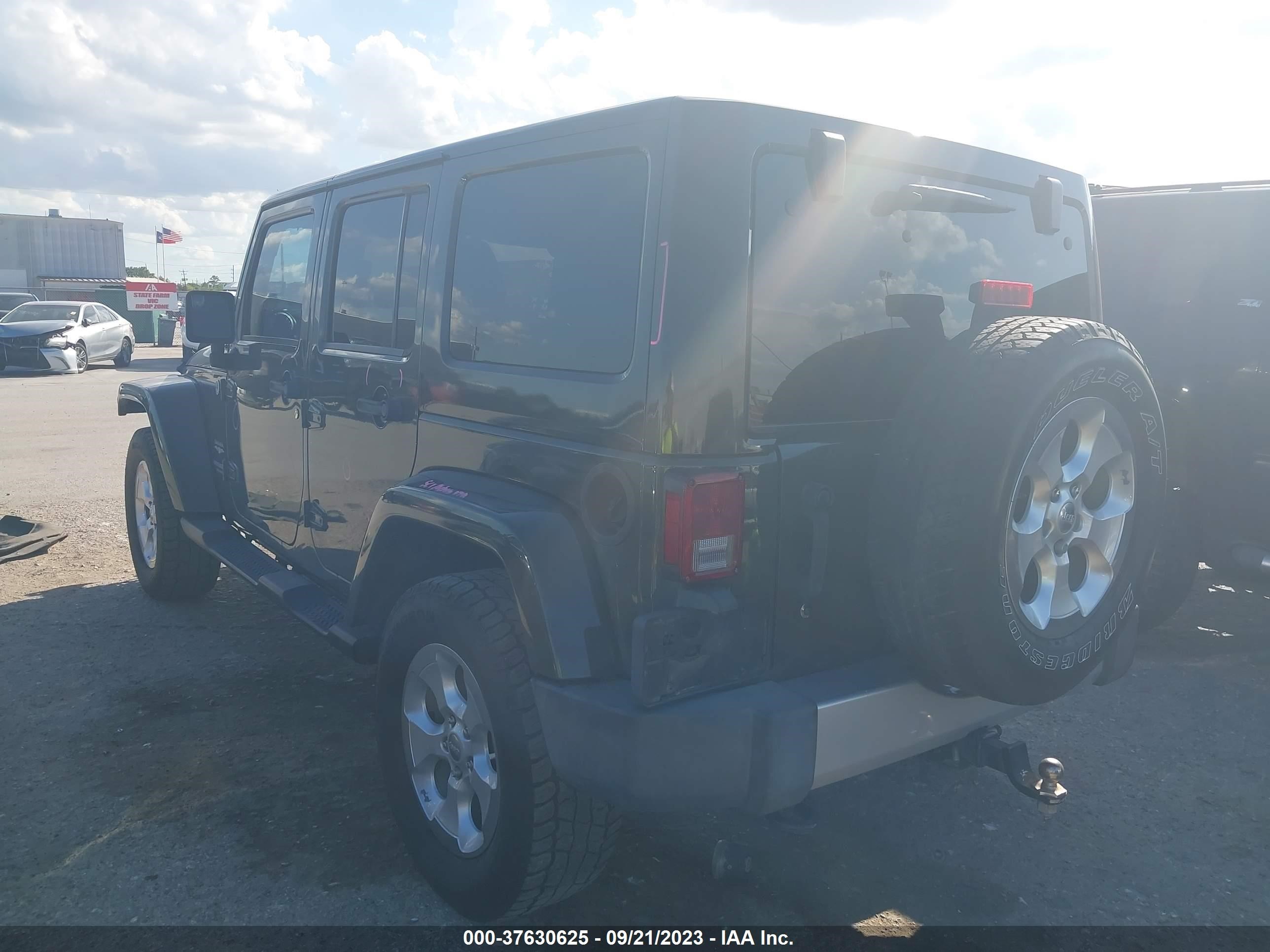 Photo 2 VIN: 1C4BJWEGXFL547959 - JEEP WRANGLER 