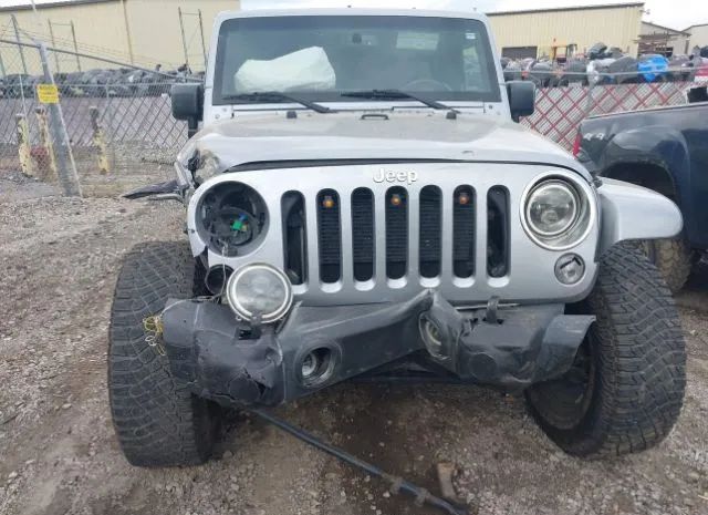 Photo 5 VIN: 1C4BJWEGXFL742640 - JEEP WRANGLER 