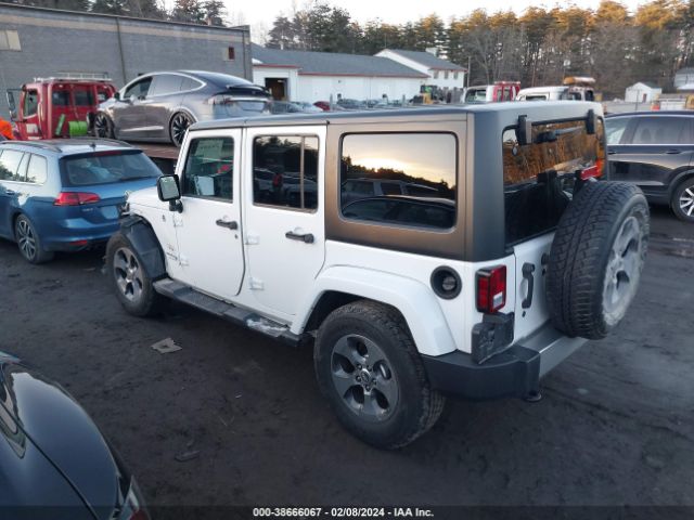 Photo 2 VIN: 1C4BJWEGXJL830225 - JEEP WRANGLER JK UNLIMITED 