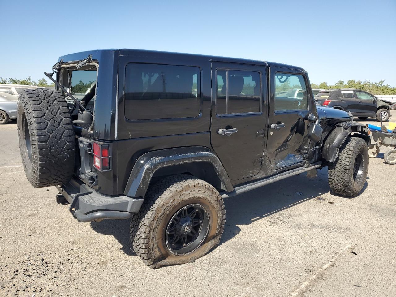 Photo 2 VIN: 1C4BJWFG0CL230945 - JEEP WRANGLER 