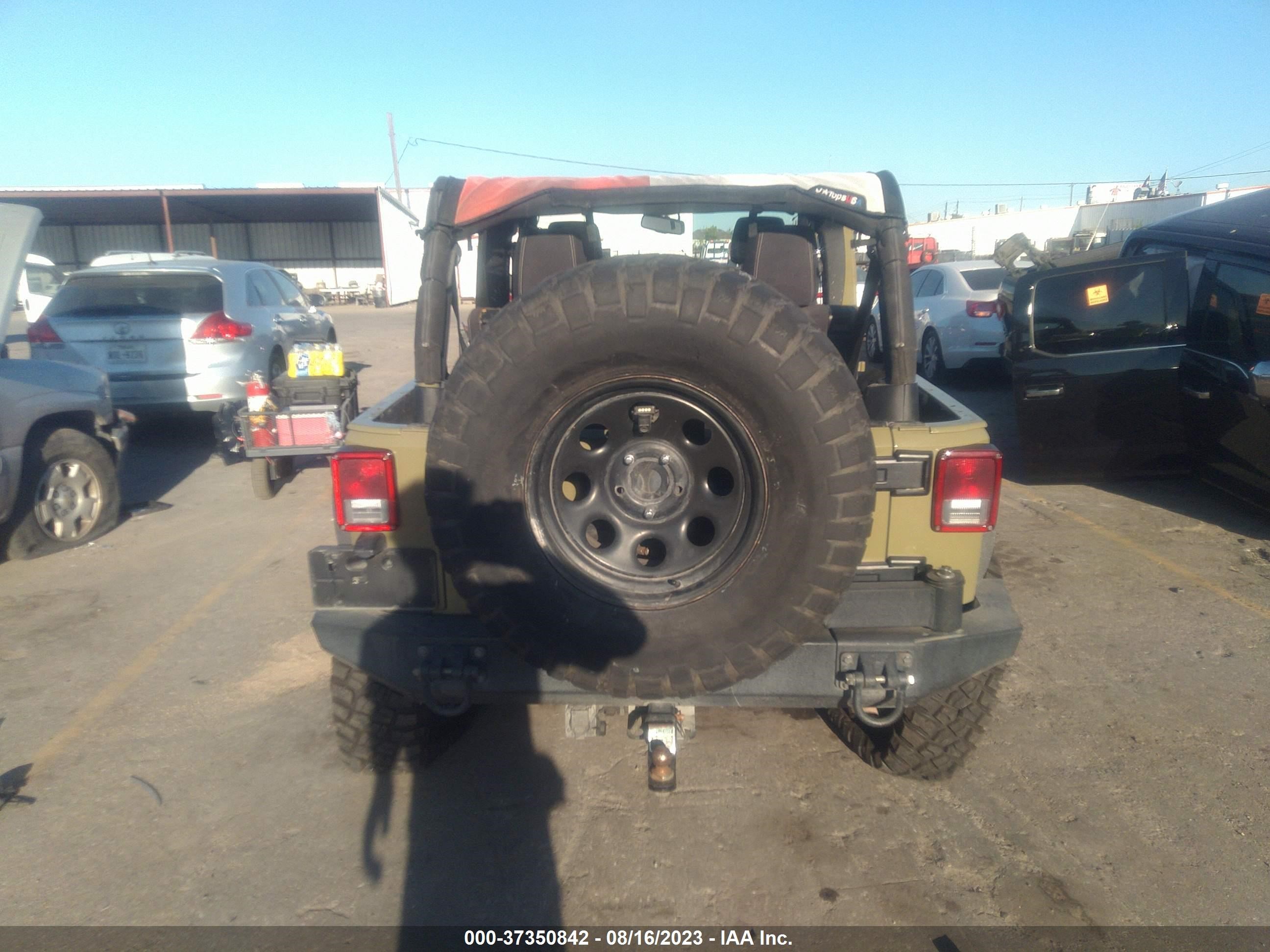 Photo 15 VIN: 1C4BJWFG0DL532673 - JEEP WRANGLER 