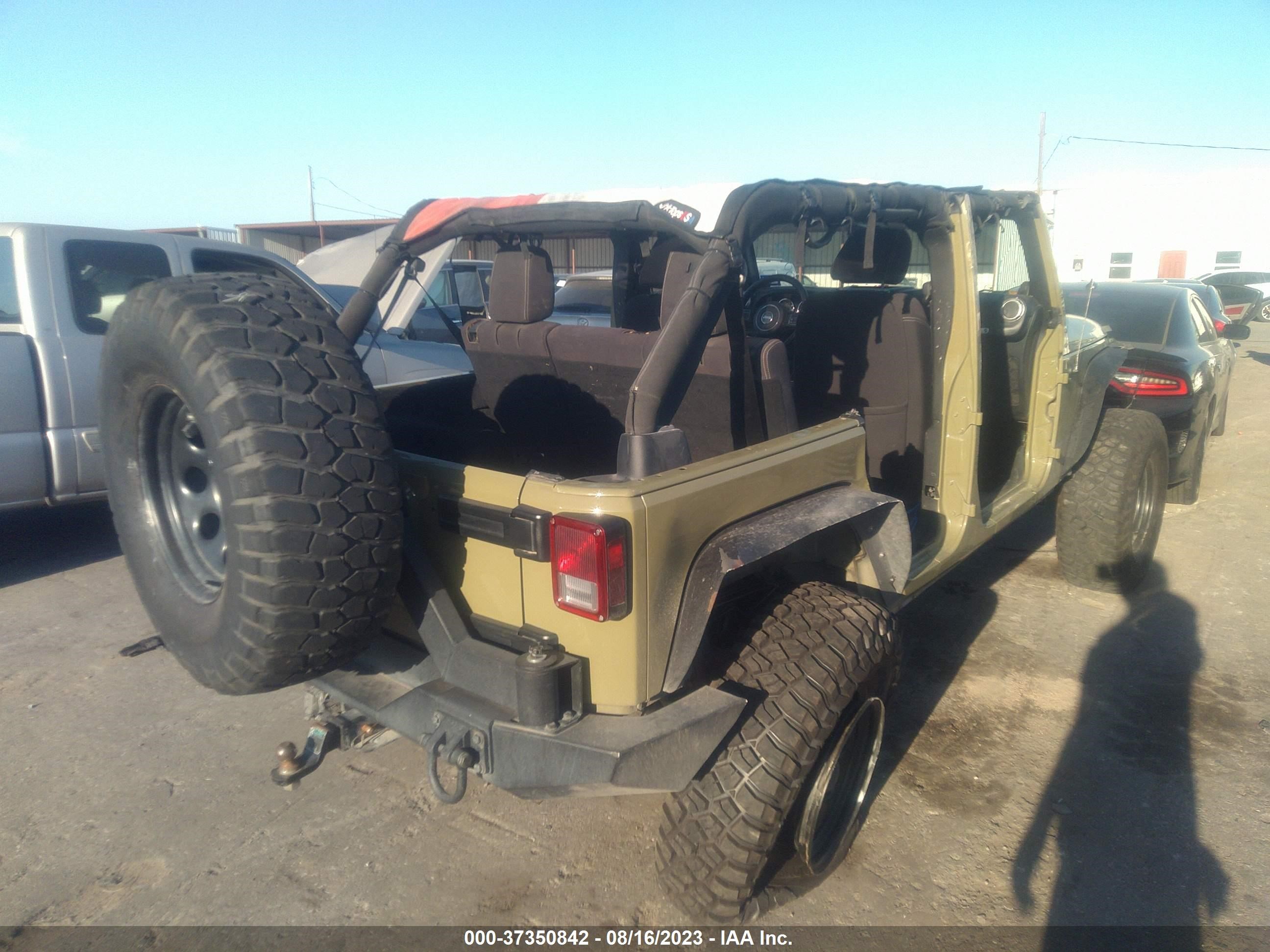 Photo 3 VIN: 1C4BJWFG0DL532673 - JEEP WRANGLER 