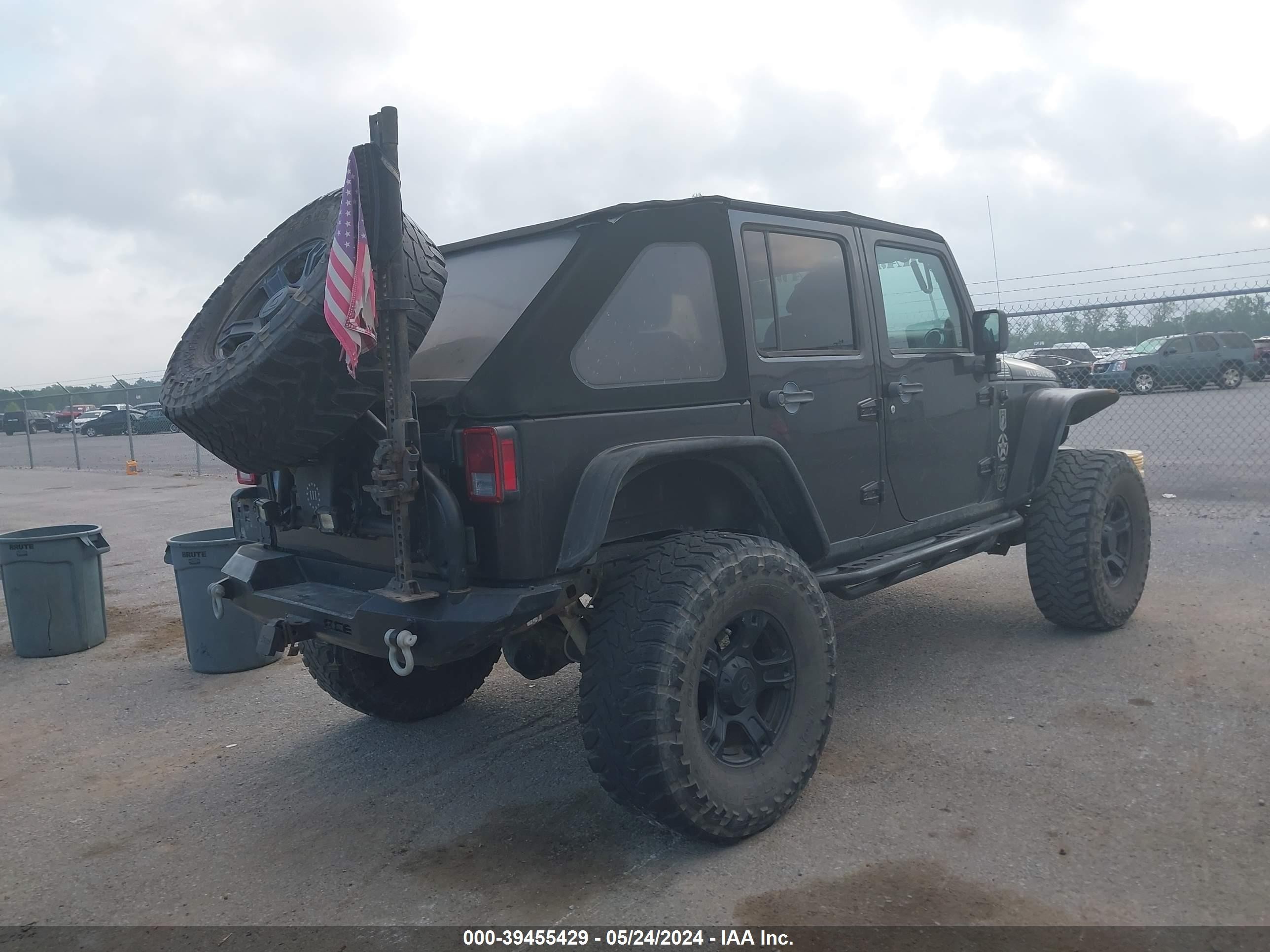 Photo 3 VIN: 1C4BJWFG0DL647449 - JEEP WRANGLER 