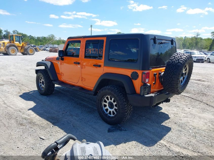 Photo 2 VIN: 1C4BJWFG3DL563982 - JEEP WRANGLER 