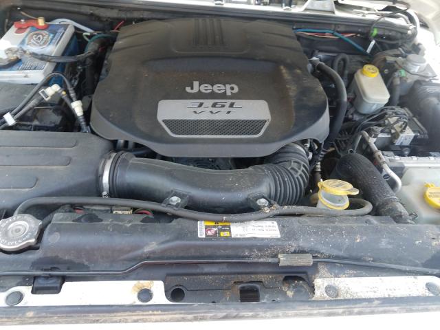 Photo 6 VIN: 1C4BJWFG3DL569667 - JEEP WRANGLER U 