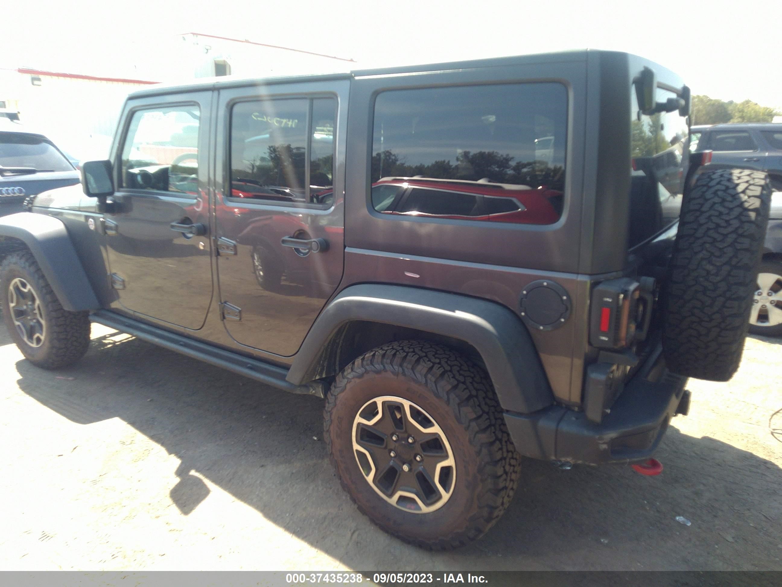 Photo 2 VIN: 1C4BJWFG3EL311067 - JEEP WRANGLER 