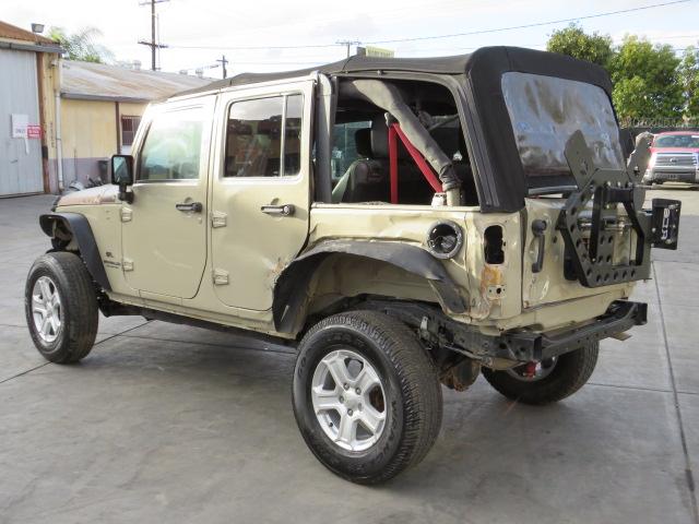 Photo 2 VIN: 1C4BJWFG3HL692889 - JEEP WRANGLER UNLIMITED 