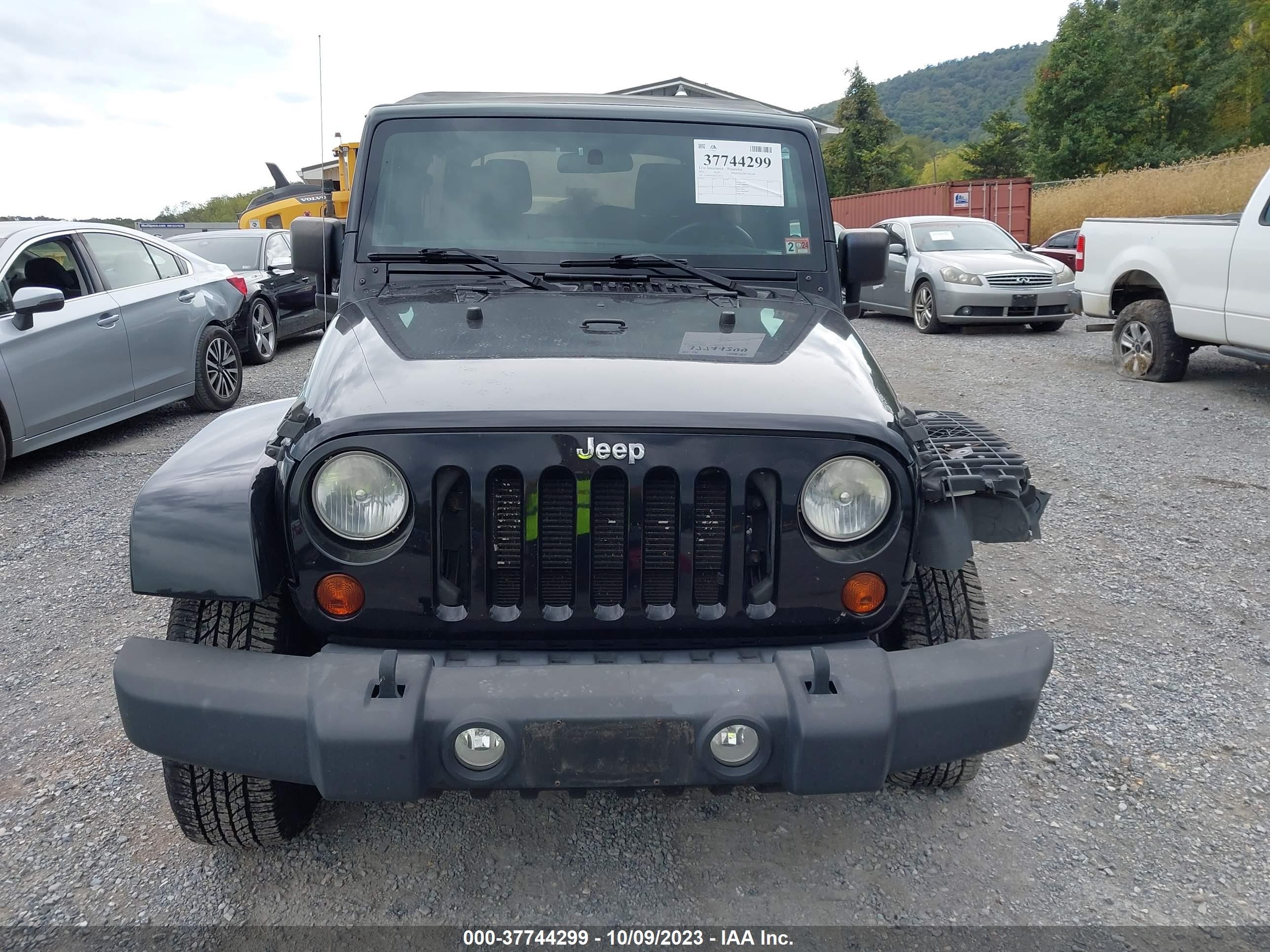 Photo 12 VIN: 1C4BJWFG4CL276715 - JEEP WRANGLER 