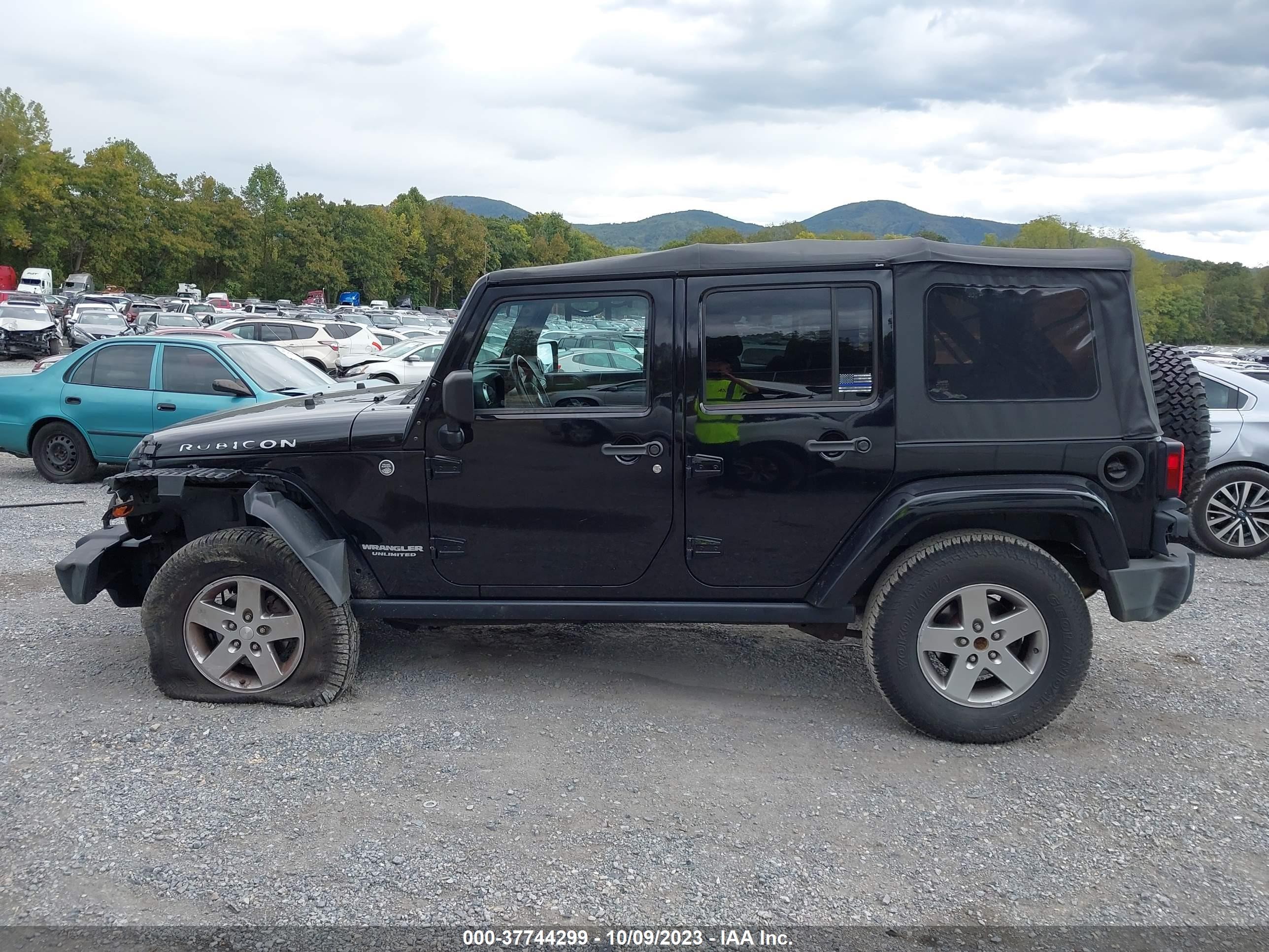 Photo 14 VIN: 1C4BJWFG4CL276715 - JEEP WRANGLER 