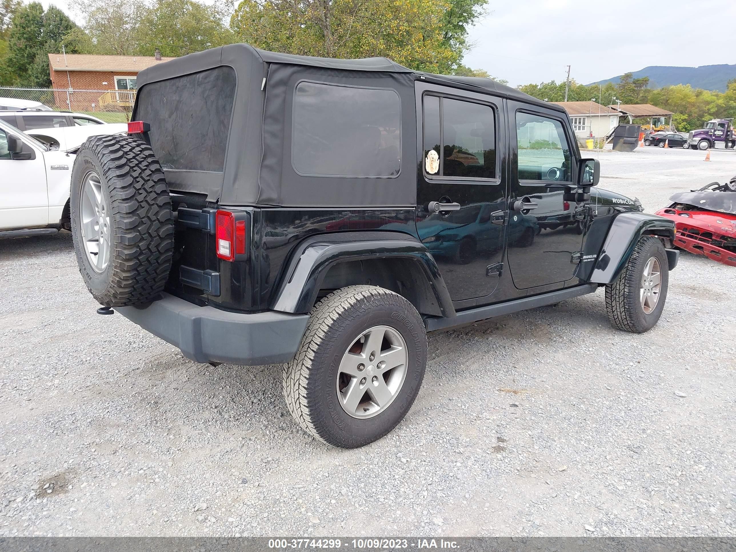 Photo 3 VIN: 1C4BJWFG4CL276715 - JEEP WRANGLER 