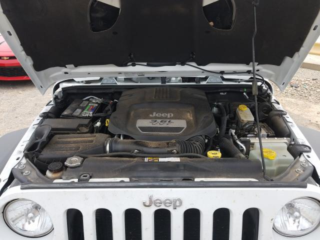 Photo 6 VIN: 1C4BJWFG5DL646829 - JEEP WRANGLER U 