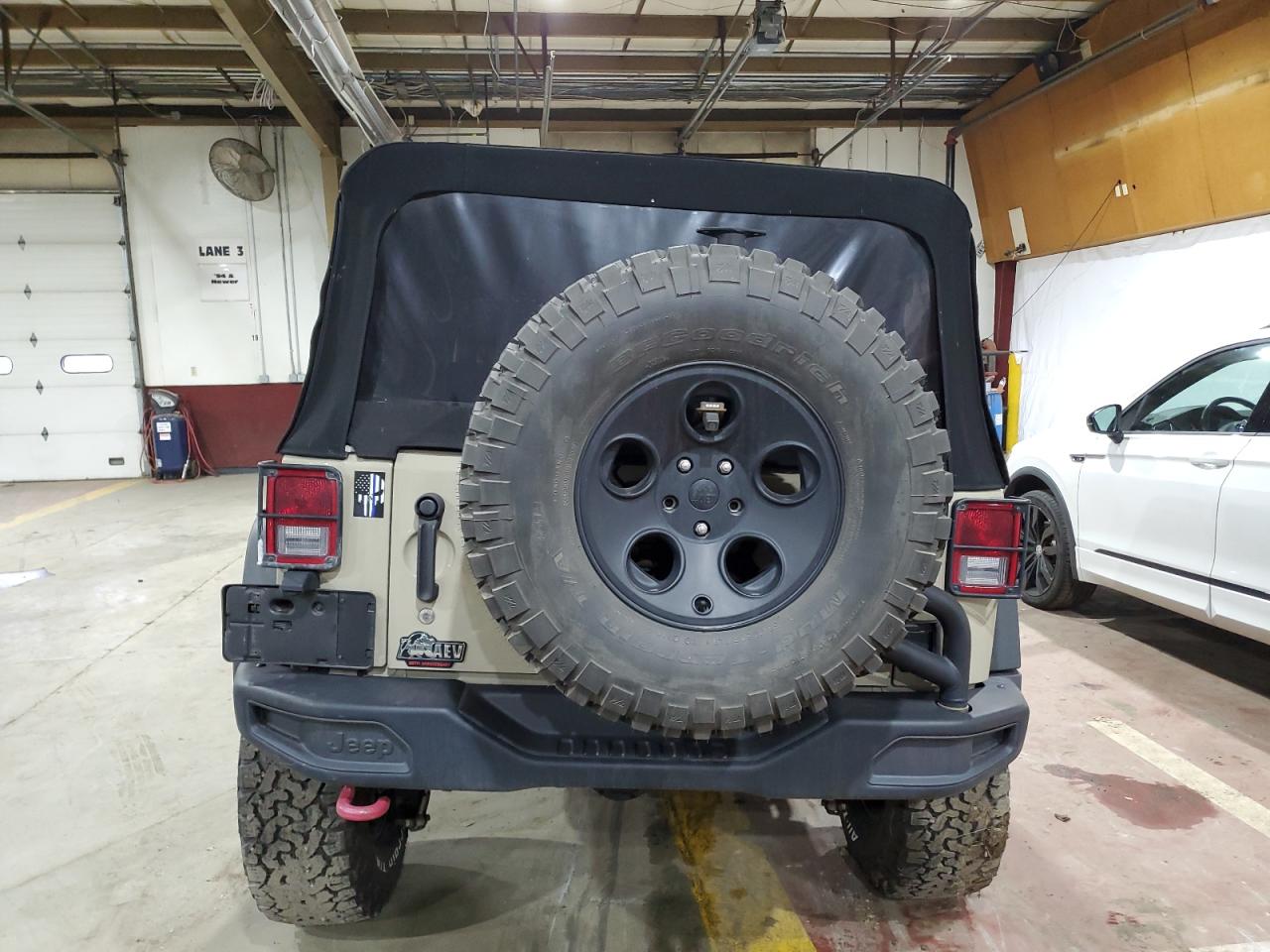 Photo 5 VIN: 1C4BJWFG8HL744470 - JEEP WRANGLER 