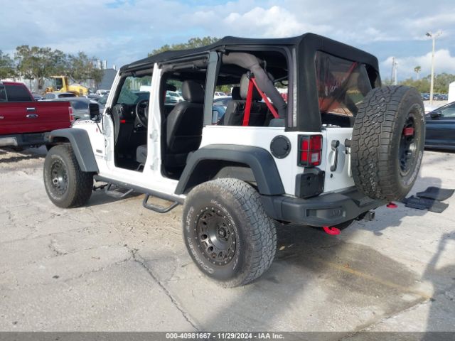 Photo 2 VIN: 1C4BJWFG8JL910055 - JEEP WRANGLER JK 