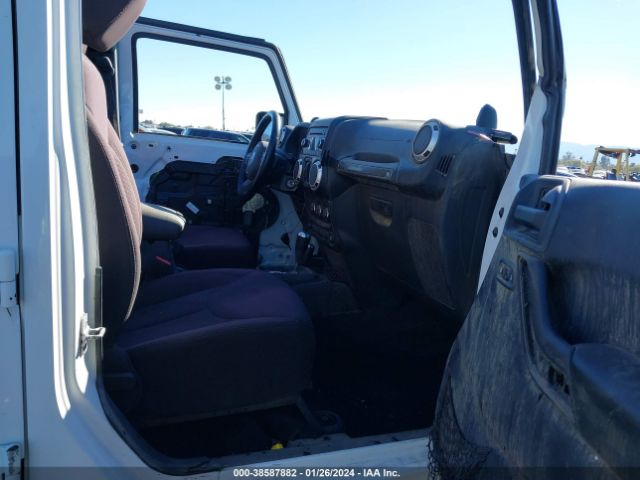 Photo 4 VIN: 1C4BJWFG9DL516892 - JEEP WRANGLER UNLIMITED 