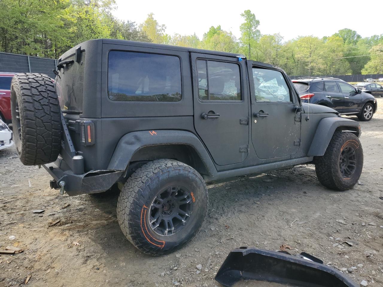 Photo 2 VIN: 1C4BJWFG9DL671992 - JEEP WRANGLER 