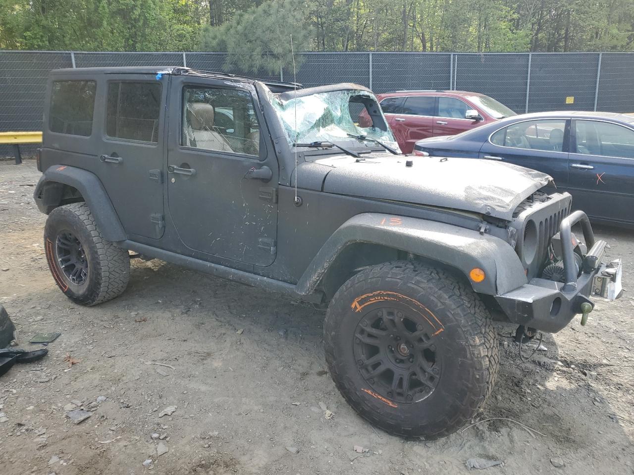 Photo 3 VIN: 1C4BJWFG9DL671992 - JEEP WRANGLER 