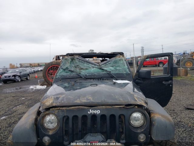 Photo 5 VIN: 1C4BJWFG9JL844051 - JEEP WRANGLER JK 