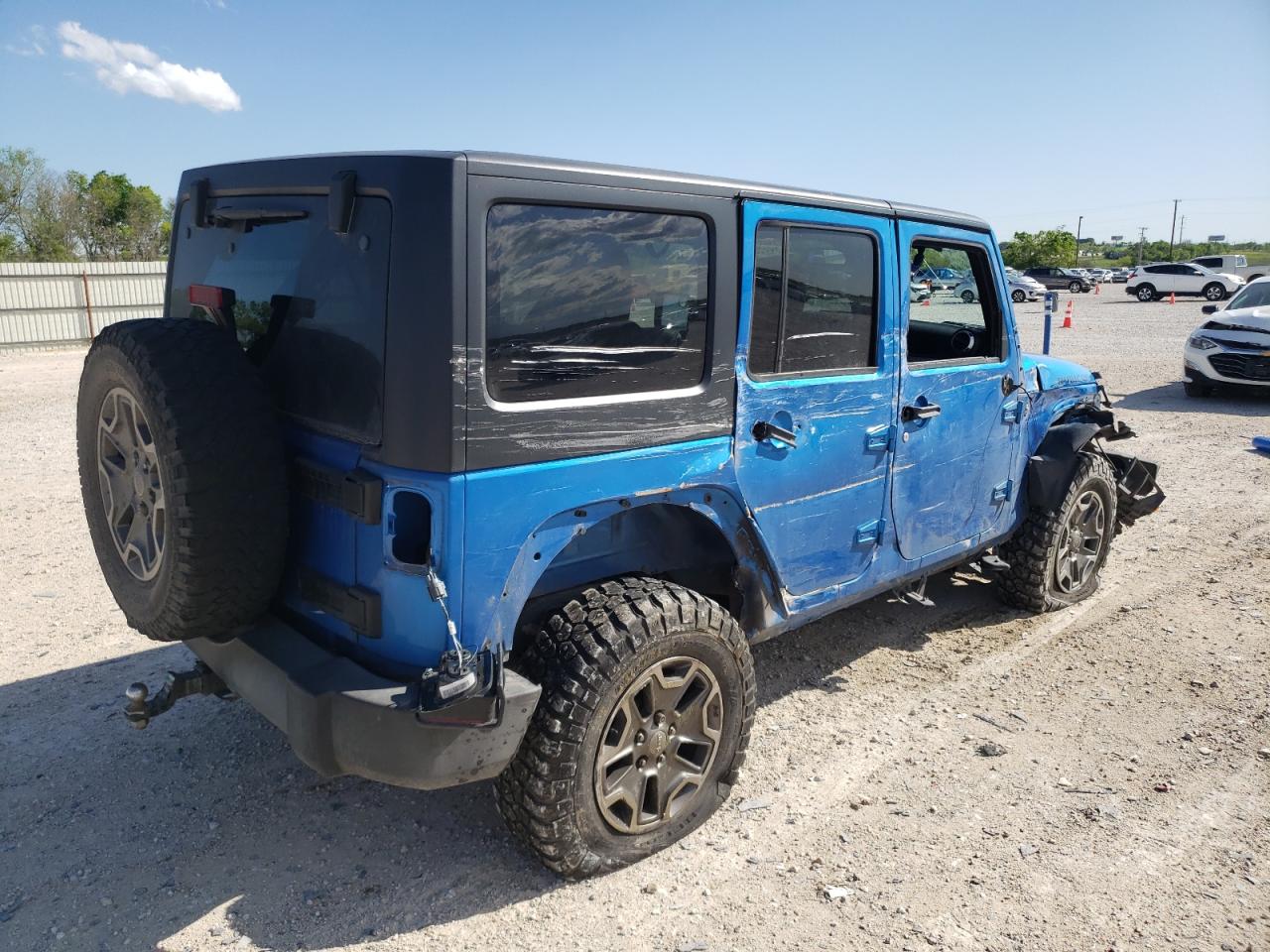 Photo 2 VIN: 1C4BJWFGXFL745858 - JEEP WRANGLER 