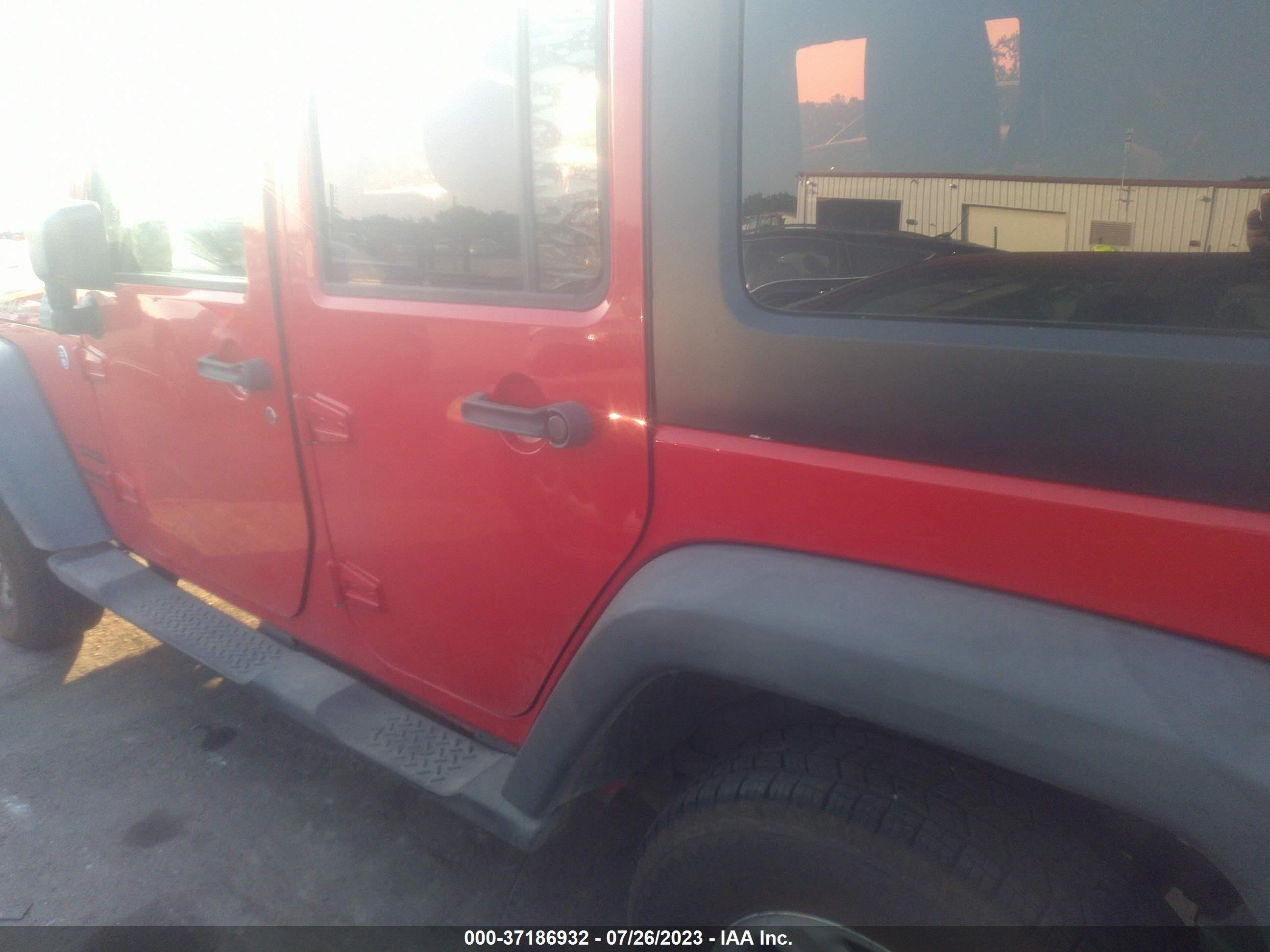 Photo 13 VIN: 1C4BJWKG4FL719083 - JEEP WRANGLER 