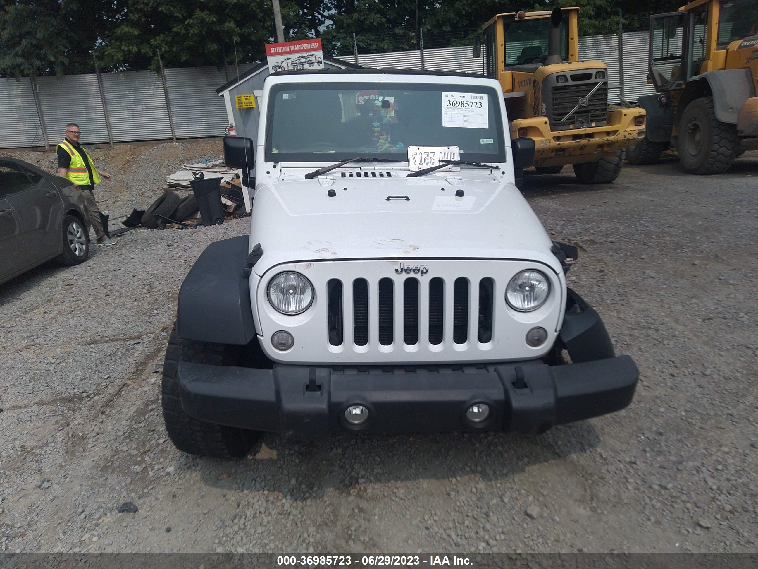 Photo 12 VIN: 1C4BJWKG7FL614988 - JEEP WRANGLER 