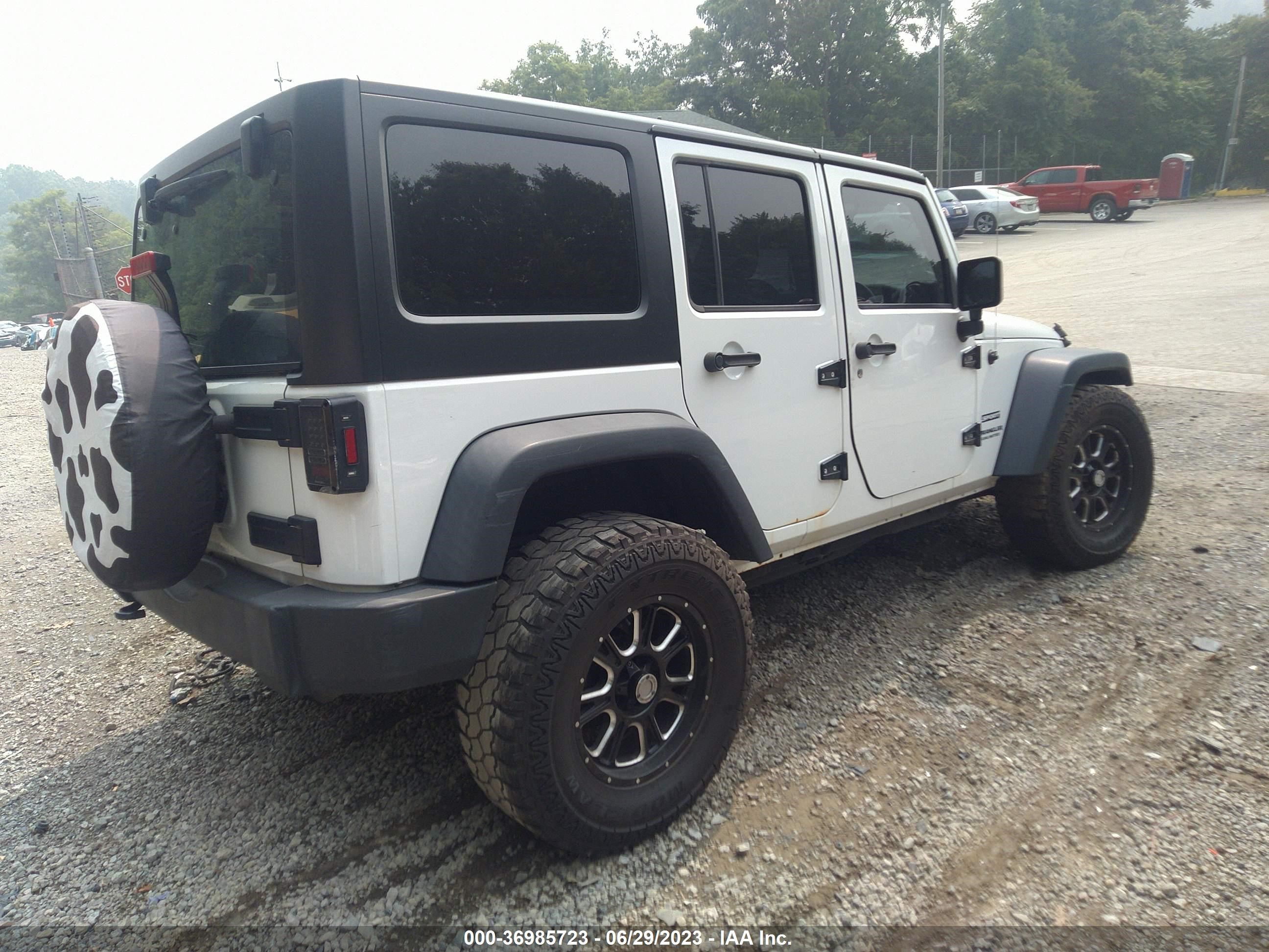 Photo 3 VIN: 1C4BJWKG7FL614988 - JEEP WRANGLER 