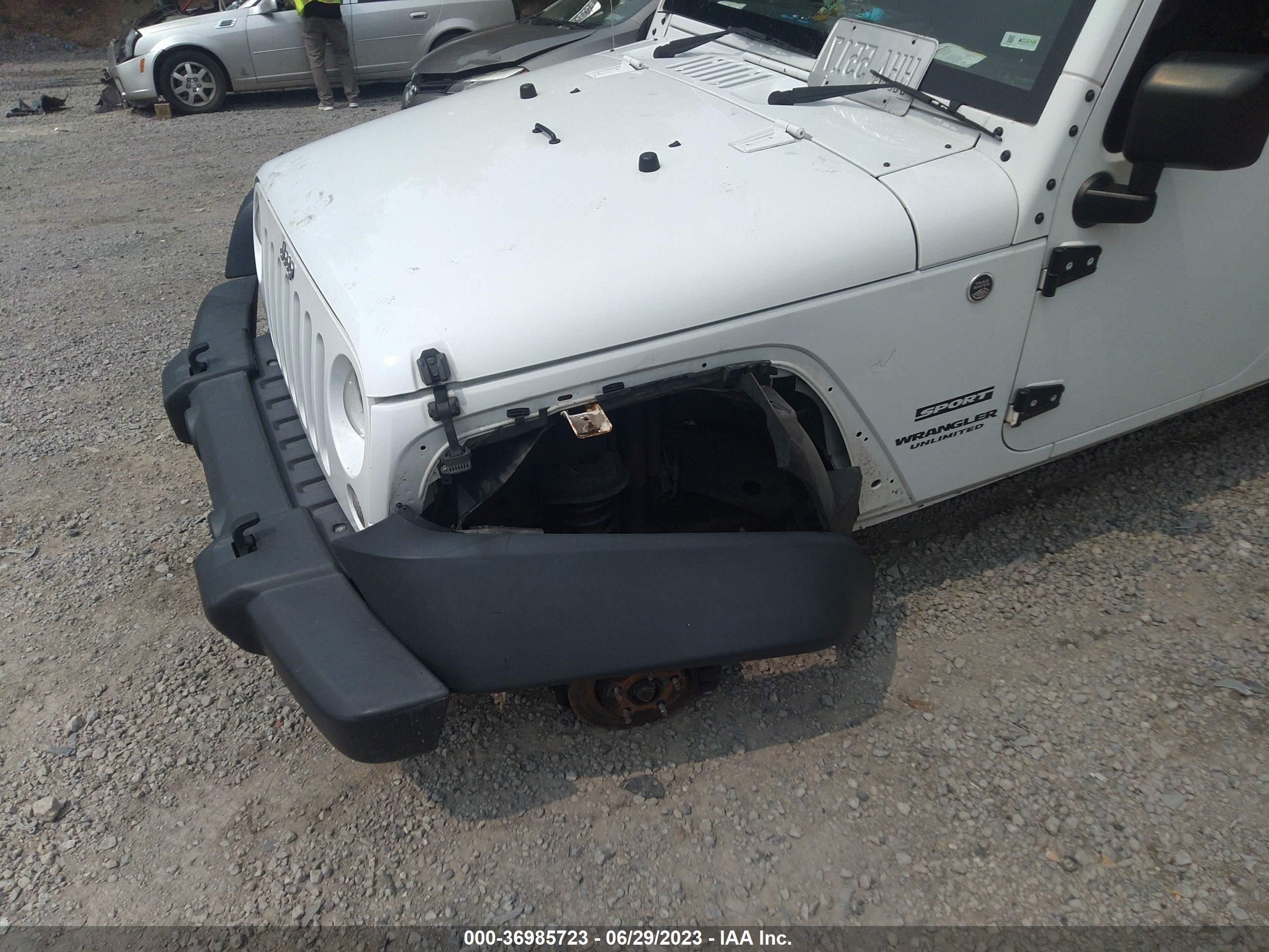 Photo 5 VIN: 1C4BJWKG7FL614988 - JEEP WRANGLER 