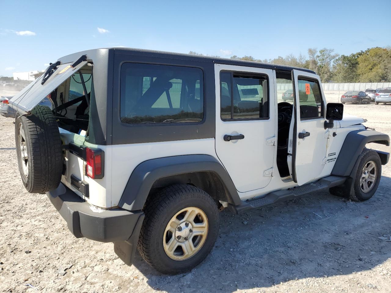 Photo 2 VIN: 1C4BJWKG8FL533773 - JEEP WRANGLER 