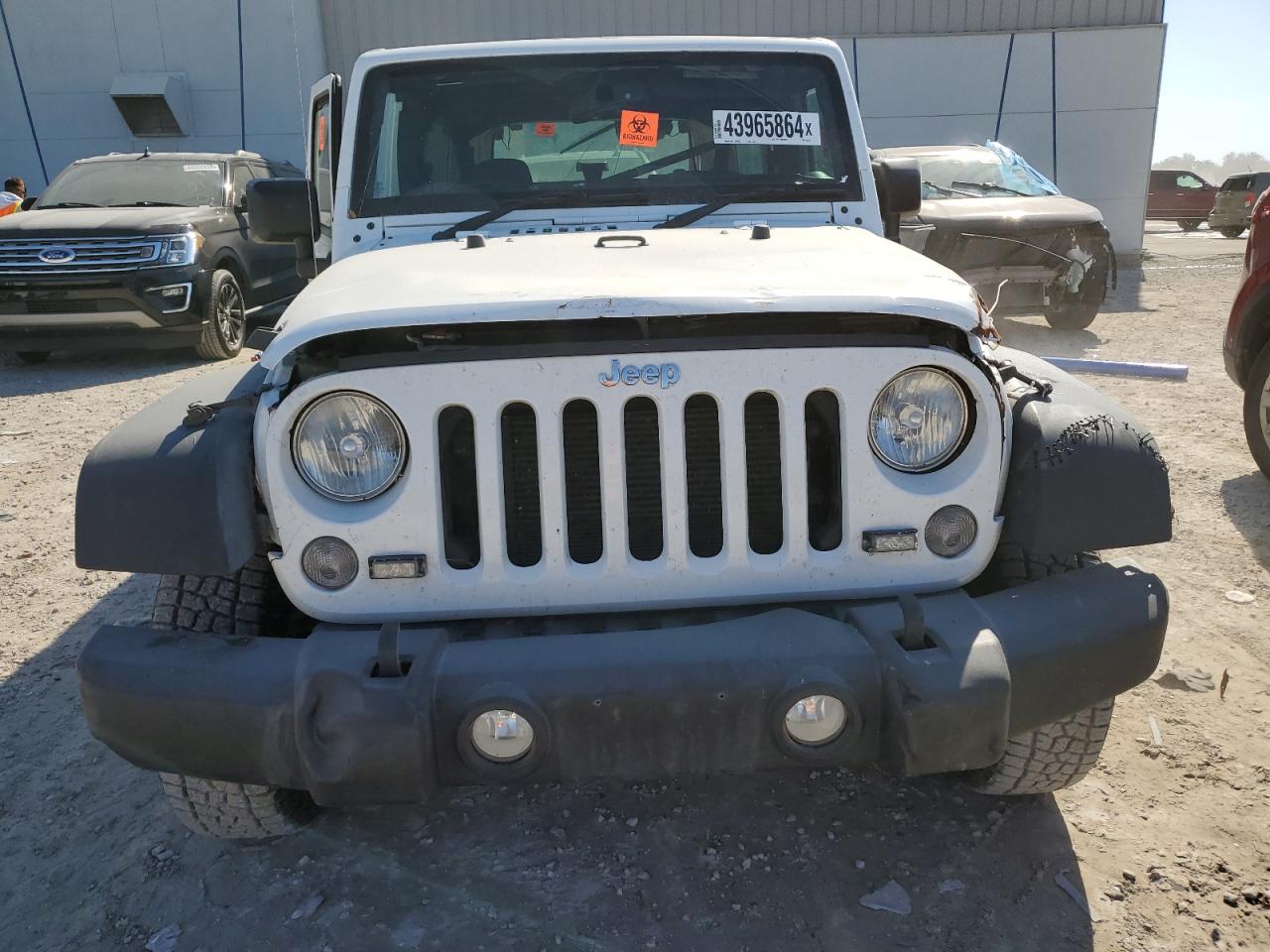 Photo 4 VIN: 1C4BJWKG8FL533773 - JEEP WRANGLER 