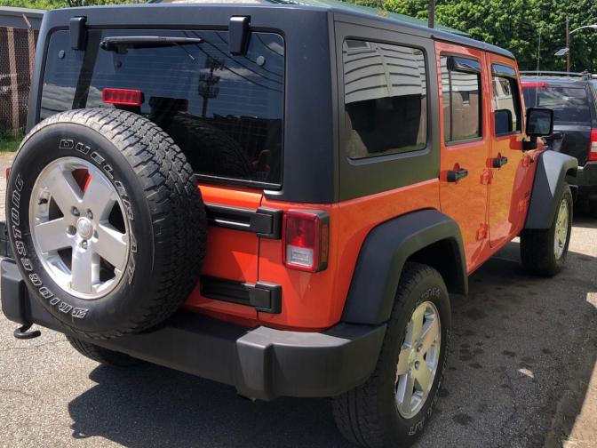 Photo 3 VIN: 1C4BJWKGXFL630926 - JEEP WRANGLER U 