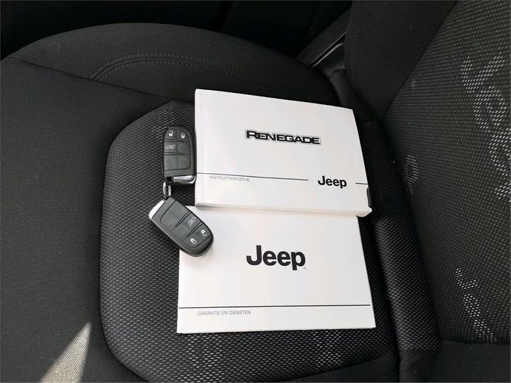 Photo 12 VIN: 1C4BU0000HPF77188 - JEEP RENEGADE 