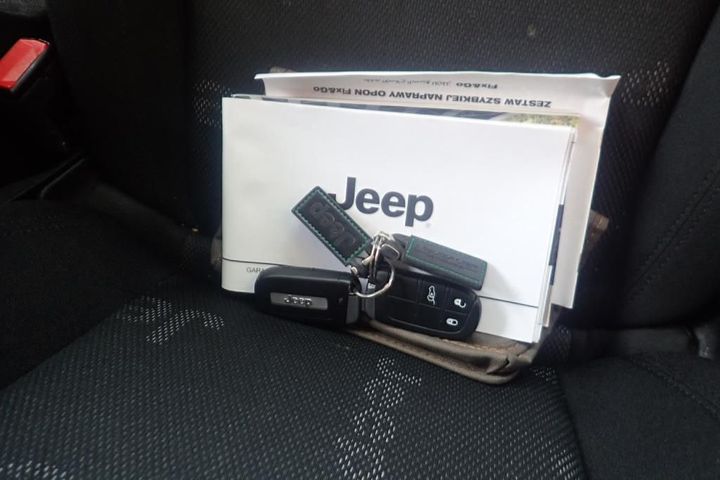 Photo 6 VIN: 1C4BU0000HPG22453 - JEEP RENEGADE 