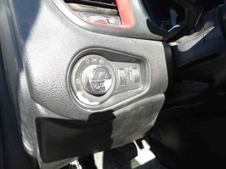 Photo 22 VIN: 1C4BU0000JPH35750 - JEEP RENEGADE 