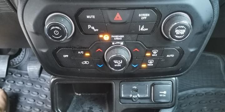 Photo 19 VIN: 1C4BU0000KPJ92260 - JEEP RENEGADE SUV 