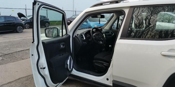 Photo 9 VIN: 1C4BU0000KPJ92260 - JEEP RENEGADE SUV 