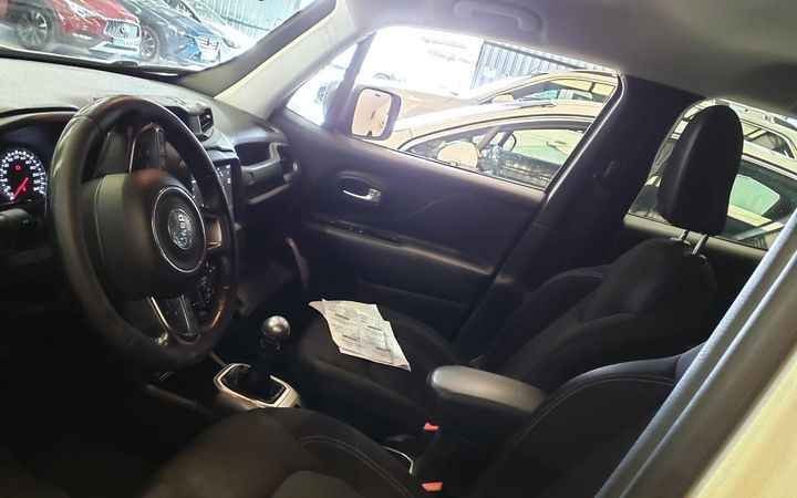 Photo 32 VIN: 1C4BU0000LPL58149 - JEEP RENEGADE 