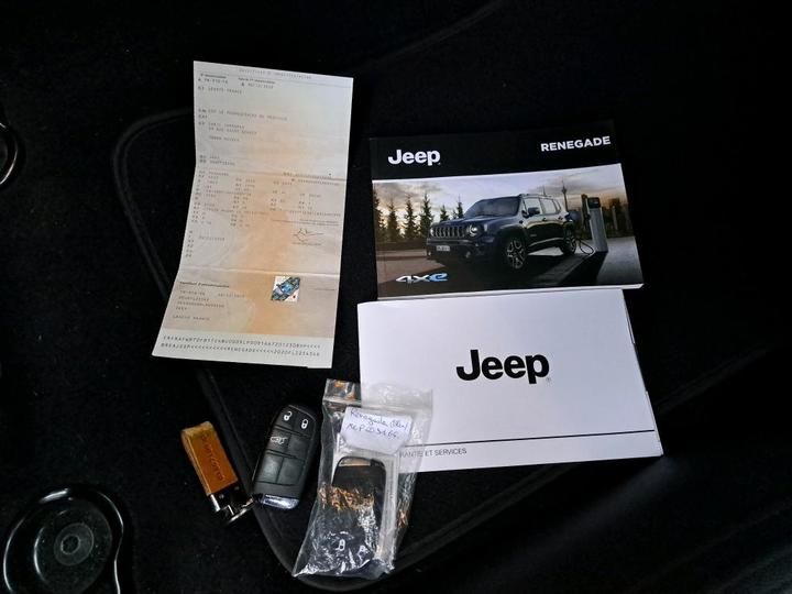 Photo 9 VIN: 1C4BU000XLP009166 - 51 JEEP RENEGADE 