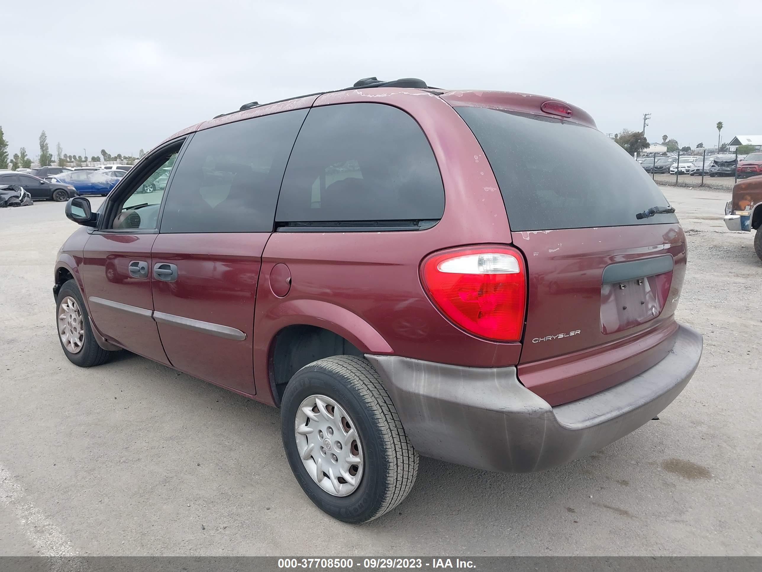 Photo 2 VIN: 1C4GJ25322B535753 - CHRYSLER VOYAGER 