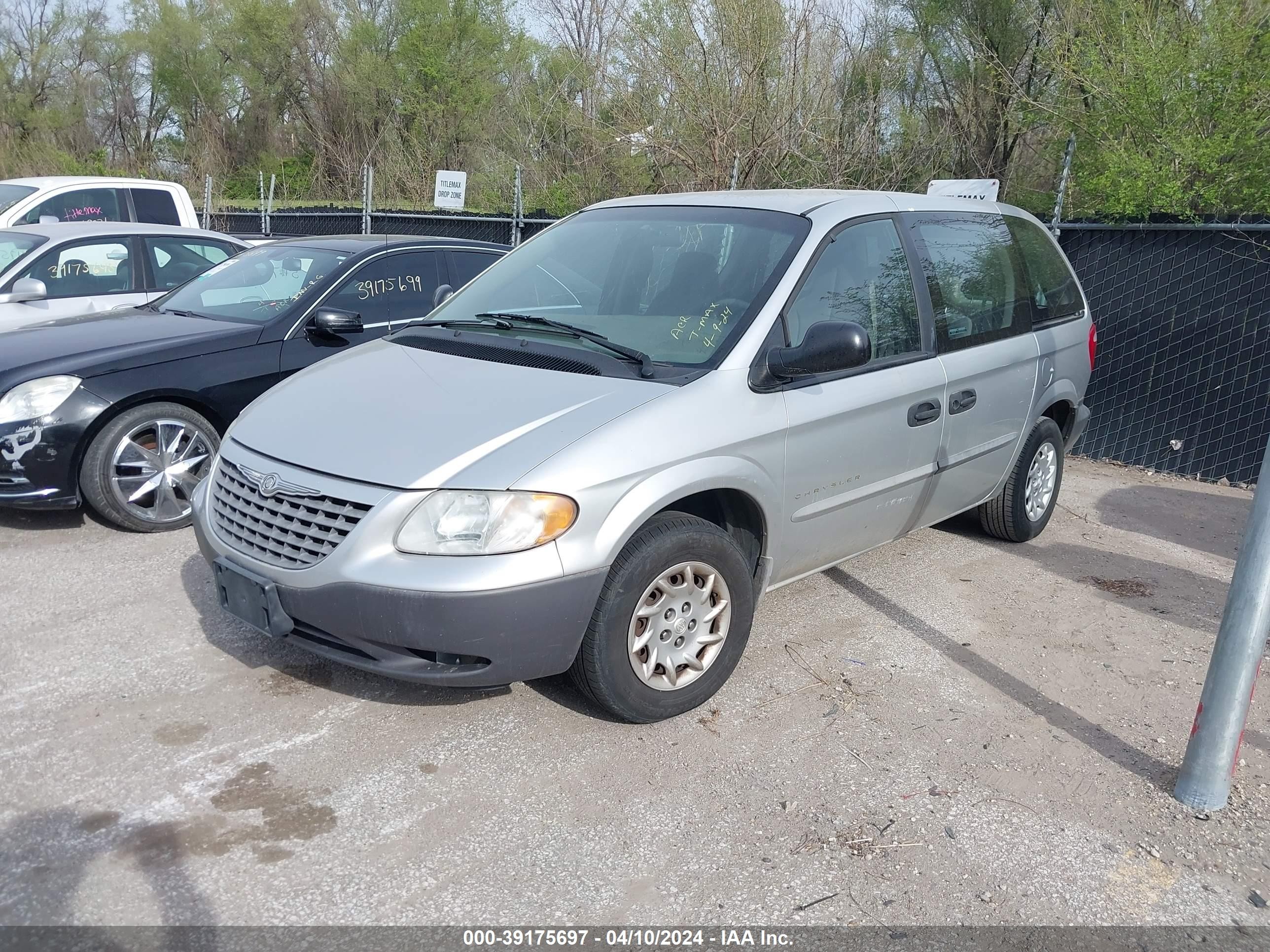 Photo 1 VIN: 1C4GJ25B81B120829 - CHRYSLER VOYAGER 