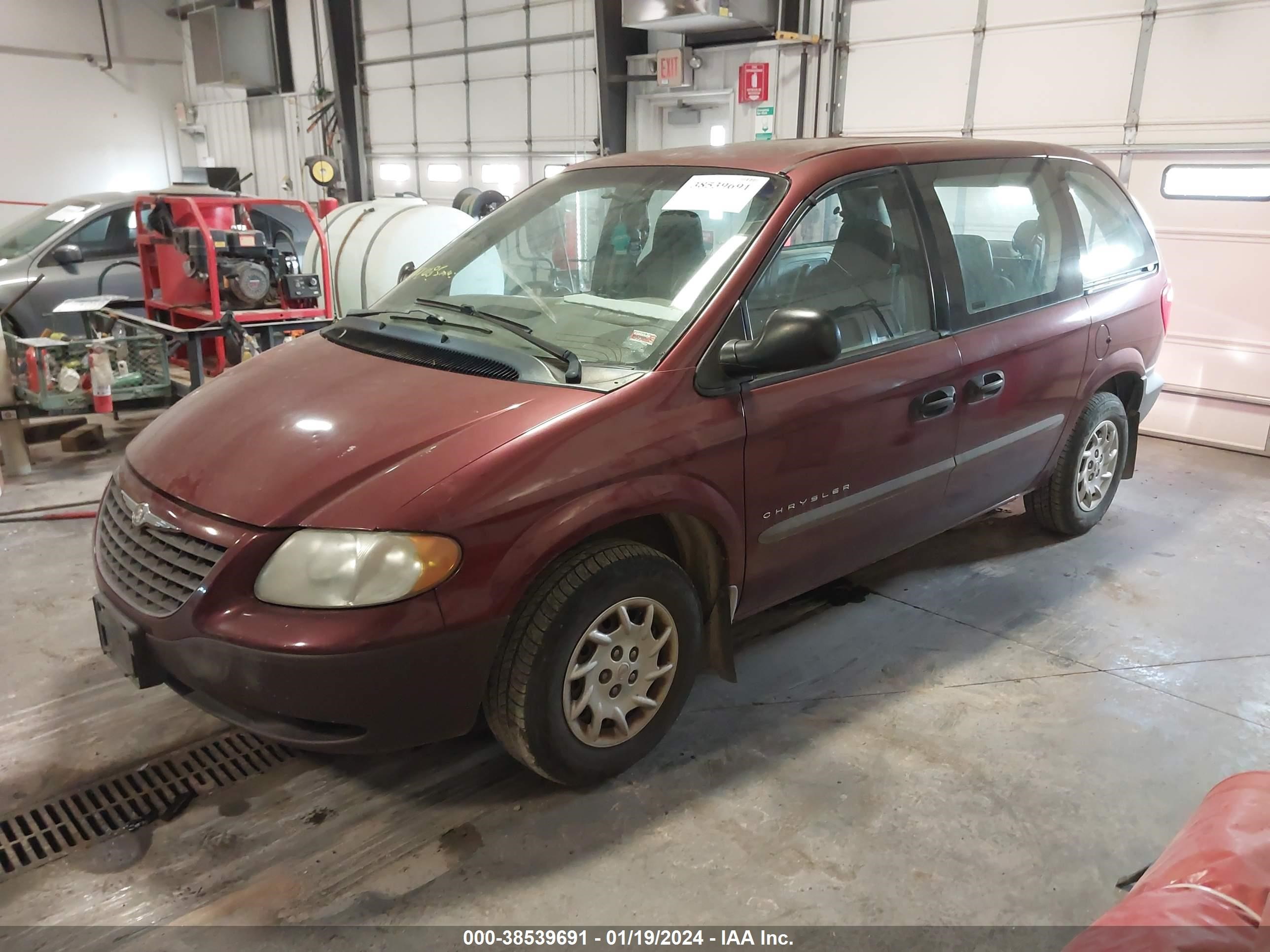 Photo 1 VIN: 1C4GJ25B81B186457 - CHRYSLER VOYAGER 